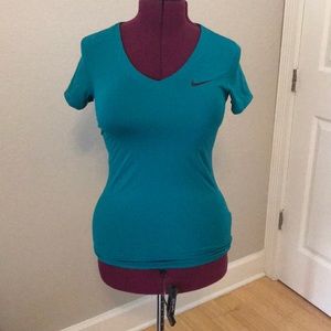 Women’s Nike Pro workout top
